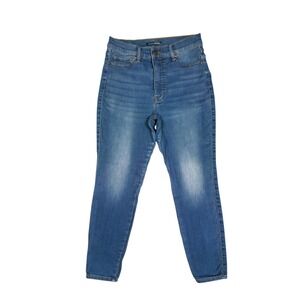 Lucky Brand Woman's Blue Jeans Size 4 (30-32) A